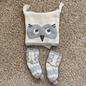 Pottery Barn Kids Owl Knit Beanie and sock set 0-3 months